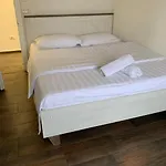 Artist Hotel *
